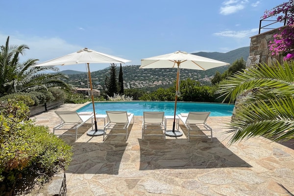Foto van Villa in Cavalaire met Zeezicht & Zwembad - Vakantiehuis in Cavalaire sur Mer - PoolOfHouse
