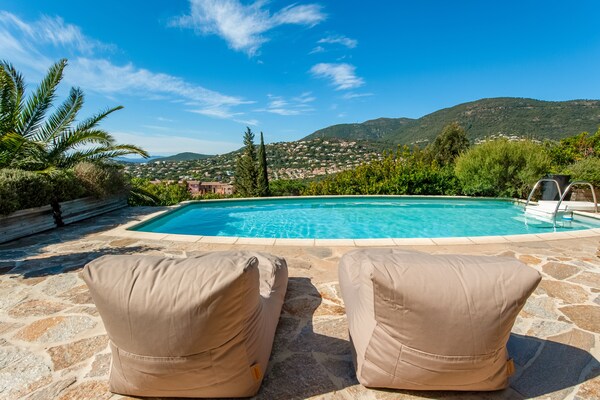 Foto van Villa in Cavalaire met Zeezicht & Zwembad - Vakantiehuis in Cavalaire sur Mer - PoolOfHouse