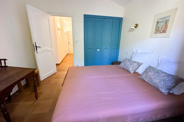 Foto van Villa in Cavalaire-sur-Mer met uitzicht op zee - Vakantiehuis in Cavalaire-sur-Mer - BedRoom