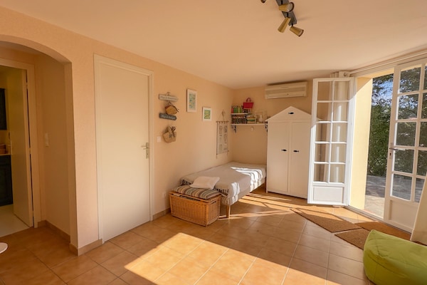 Foto van Villa in Cavalaire-sur-Mer met uitzicht op zee - Vakantiehuis in Cavalaire-sur-Mer - BedRoom
