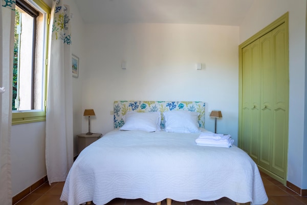 Foto van Villa in Cavalaire-sur-Mer met uitzicht op zee - Vakantiehuis in Cavalaire-sur-Mer - BedRoom