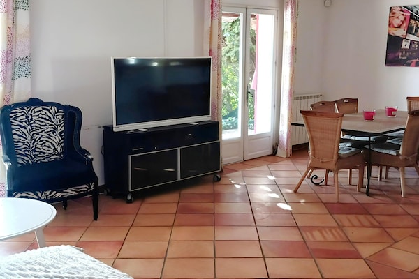 Foto van Villa met privézwembad, tuin en panoramisch - Vakantiehuis in Draguignan - LivingRoom