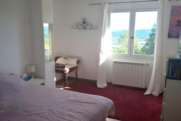 Foto van Villa met privézwembad, tuin en panoramisch - Vakantiehuis in Draguignan - BedRoom