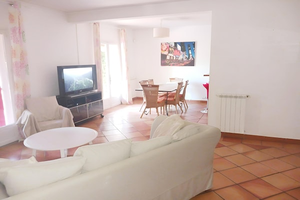 Foto van Villa met privézwembad, tuin en panoramisch - Vakantiehuis in Draguignan - LivingRoom