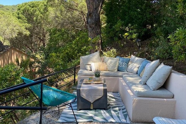 Foto van Charmant vakantiehuis met zwembad - Vakantiehuis in La Croix Valmer - Gigaro - TerraceBalcony