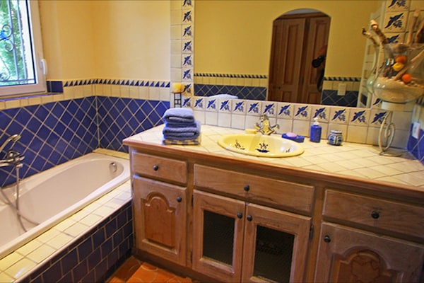 Foto van Vakantiehuis in La Croix-Valmer bij Strand - Vakantiehuis in La Croix-Valmer - BathRoom