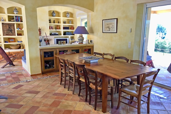 Foto van Vakantiehuis in La Croix-Valmer bij Strand - Vakantiehuis in La Croix-Valmer - DiningRoom