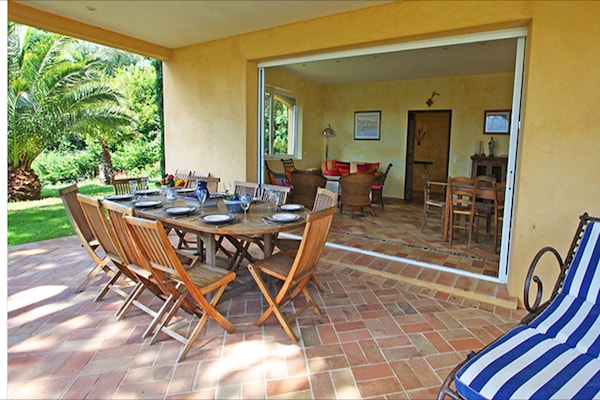 Foto van Vakantiehuis in La Croix-Valmer bij Strand - Vakantiehuis in La Croix-Valmer - TerraceBalcony