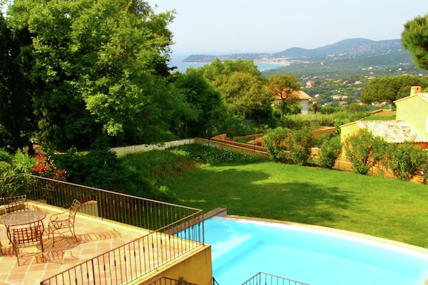 Foto van Vakantiehuis in La Croix-Valmer bij Strand - Vakantiehuis in La Croix-Valmer - PoolOfHouse