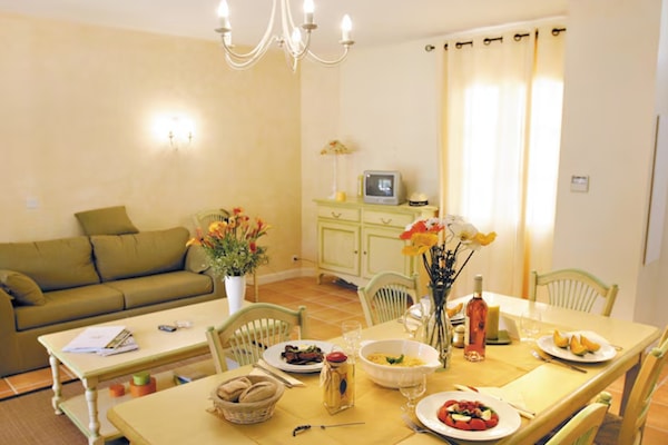 Foto van Luxe villa in Var met zwembad voor 10 personen - Vakantiehuis in Fayence - LivingRoom