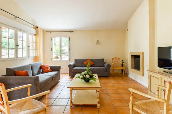 Foto van Luxe villa in Var met zwembad voor 10 personen - Vakantiehuis in Fayence - LivingRoom