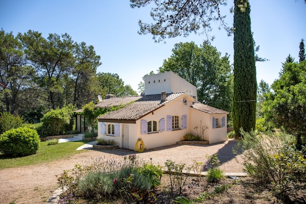 Foto van Zeer mooie villa in Lorgues met zwembad - Vakantiehuis in Lorgues - ExteriorSummer