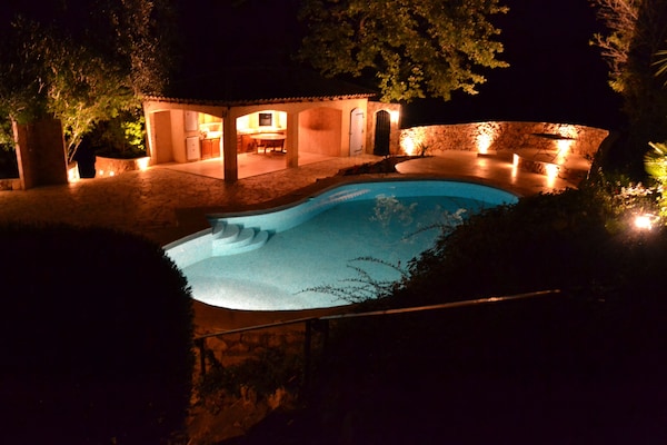 Foto van Zeer mooie villa in Lorgues met zwembad - Vakantiehuis in Lorgues - ExteriorSummer