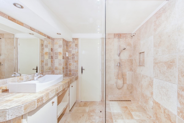 Foto van Zeer mooie villa in Lorgues met zwembad - Vakantiehuis in Lorgues - BathRoom