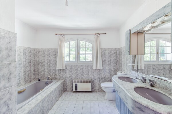 Foto van Zeer mooie villa in Lorgues met zwembad - Vakantiehuis in Lorgues - BathRoom