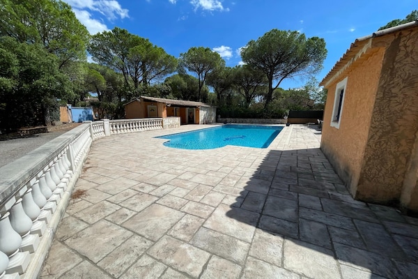Foto van Villa in Vidauban met Zwembad en BBQ - Vakantiehuis in Vidauban - ExteriorSummer