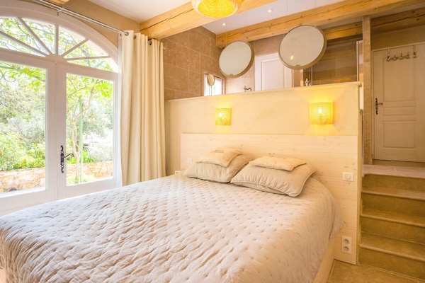 Foto van Voormalige schaapskooi met zwembad in Cotignac - Vakantiehuis in Cotignac - BedRoom