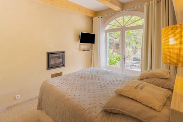 Foto van Voormalige schaapskooi met zwembad in Cotignac - Vakantiehuis in Cotignac - BedRoom