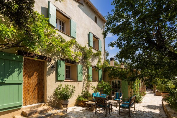 Foto van Voormalige schaapskooi met zwembad in Cotignac - Vakantiehuis in Cotignac - ExteriorSummer