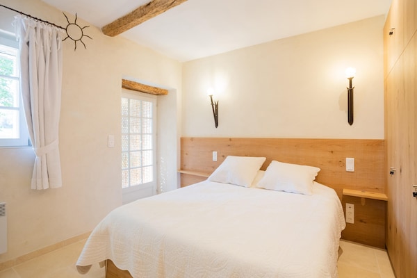 Foto van Voormalige schaapskooi met zwembad in Cotignac - Vakantiehuis in Cotignac - BedRoom