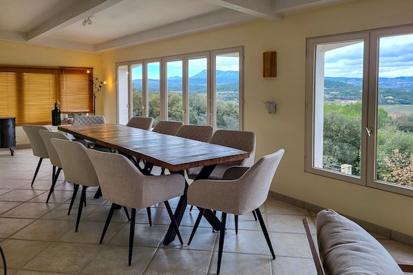 Foto van Villa Christine, met zwembad en uitzicht - Vakantiehuis in Carcès - DiningRoom