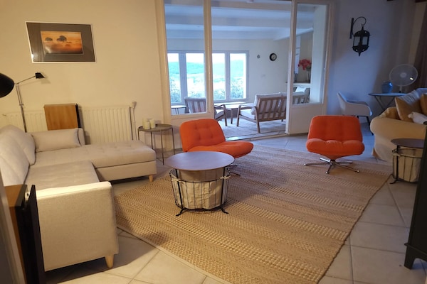 Foto van Villa Christine, met zwembad en uitzicht - Vakantiehuis in Carcès - LivingRoom