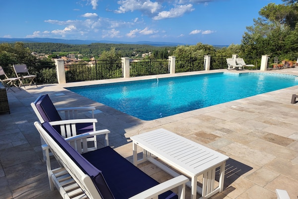 Foto van Villa Christine, met zwembad en uitzicht - Vakantiehuis in Carcès - PoolOfHouse