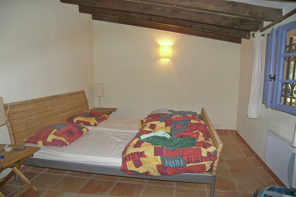 Foto van Vakantiehuis in Carcès met zwembad & wijngaarden - Vakantiehuis in Carcès - BedRoom