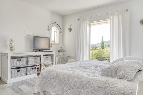 Foto van Villa in La Cadière-d'Azur met Zwembad - Vakantiehuis in La Cadière-d'Azur - BedRoom