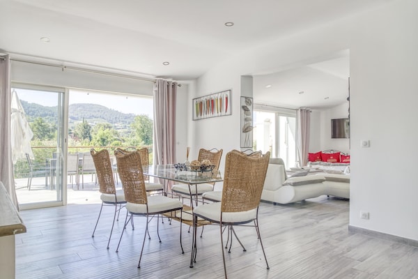 Foto van Villa in La Cadière-d'Azur met Zwembad - Vakantiehuis in La Cadière-d'Azur - DiningRoom