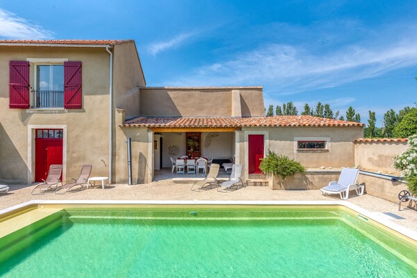 Foto van Vakantiehuis in Rasteau met privézwembad - Vakantiehuis in Rasteau - ExteriorSummer