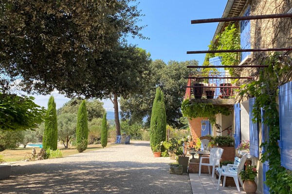 Foto van Vakantiehuis in Pertuis met Zwembad en Uitzicht - Vakantiehuis in Pertuis - GardenSummer
