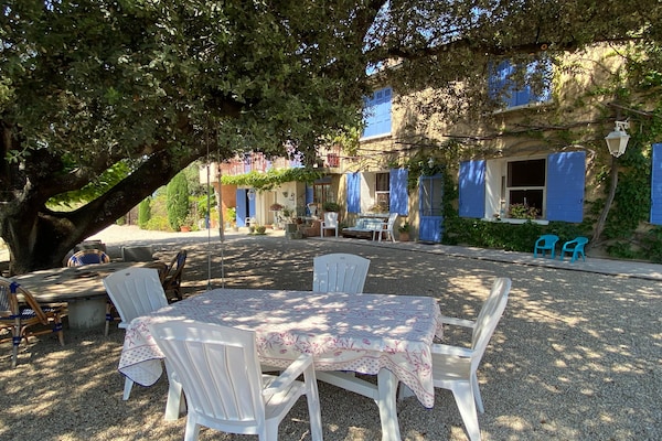 Foto van Vakantiehuis in Pertuis met Zwembad en Uitzicht - Vakantiehuis in Pertuis - ExteriorSummer