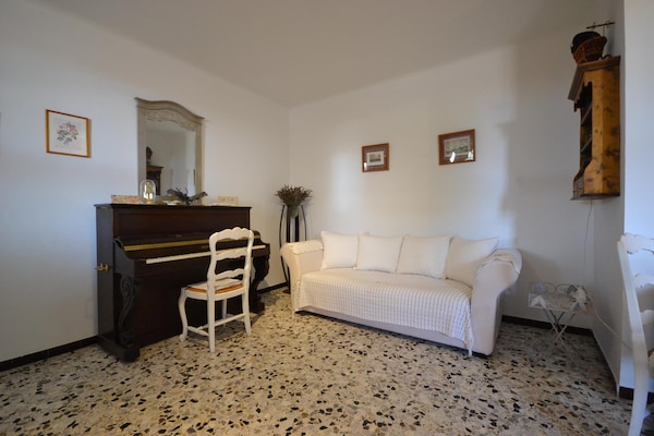Foto van Vakantiehuis in Pertuis met Zwembad en Uitzicht - Vakantiehuis in Pertuis - LivingRoom