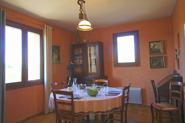 Foto van Vrijstaand vakantiehuis in Roussillon - Vakantiehuis in Roussillon - DiningRoom