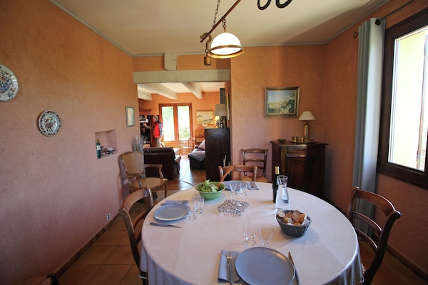 Foto van Vrijstaand vakantiehuis in Roussillon - Vakantiehuis in Roussillon - DiningRoom