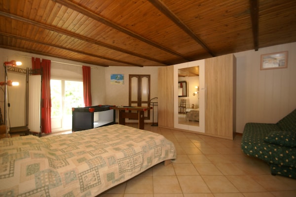 Foto van Vakantiehuis in Provence met Zwembad & Tennis - Vakantiehuis in Piolenc - BedRoom