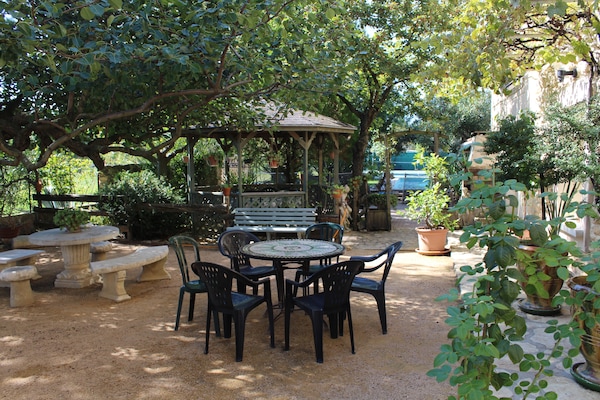 Foto van Vakantiehuis in Provence met Zwembad & Tennis - Vakantiehuis in Piolenc - TerraceBalcony