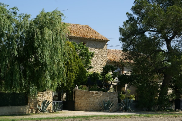 Foto van Vakantiehuis in Provence met Zwembad & Tennis - Vakantiehuis in Piolenc - ExteriorSummer