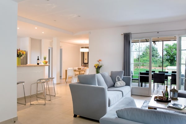 Foto van Luxe villa in de Luberon met zwembad voor 10 - Vakantiehuis in Saint-Saturnin-lès-Apt - LivingRoom