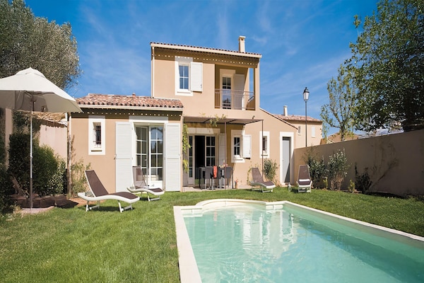 Foto van Luxe villa in de Luberon met zwembad voor 10 - Vakantiehuis in Saint-Saturnin-lès-Apt - PoolOfHouse