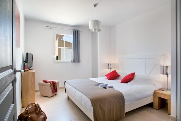Foto van Luxe villa in de Luberon met zwembad voor 10 - Vakantiehuis in Saint-Saturnin-lès-Apt - BedRoom