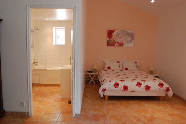 Foto van Landgoed met gedeeld zwembad en jeu de - Vakantiehuis in Valréas - BedRoom