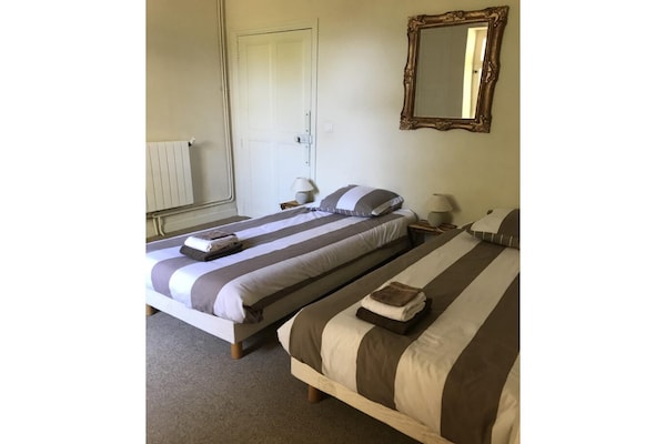 Foto van Veertienpersoons Valréas Vakantiehuis - Vakantiehuis in Valréas - BedRoom