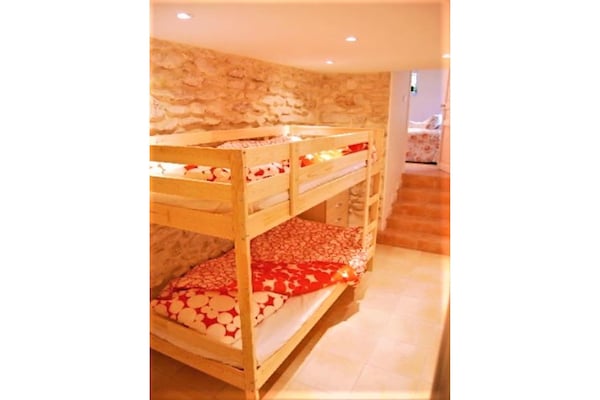 Foto van Veertienpersoons Valréas Vakantiehuis - Vakantiehuis in Valréas - BedRoom