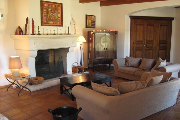 Foto van Geweldige hoeve met zwembad in het 'Provençaalse Venetië' Isle sur la Sorgue - LivingRoom