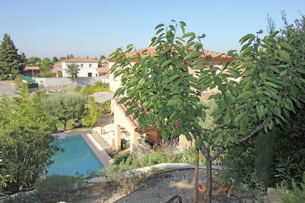 Foto van Prachtig vakantiehuis met privézwembad - Vakantiehuis in Sérignan-Du-Comtat - ViewSummer