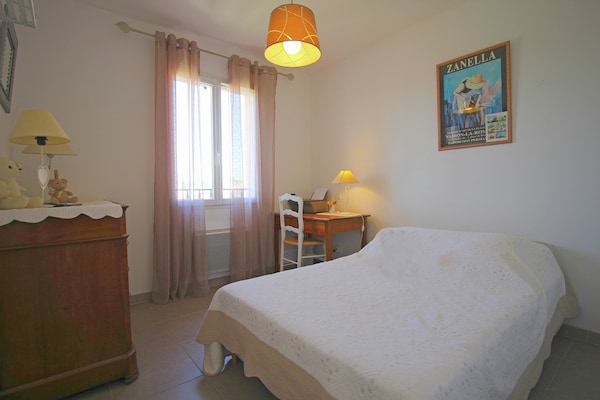 Foto van Prachtig vakantiehuis met privézwembad - Vakantiehuis in Sérignan-Du-Comtat - BedRoom
