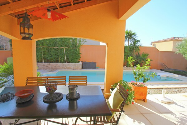 Foto van Prachtig vakantiehuis met privézwembad - Vakantiehuis in Sérignan-Du-Comtat - TerraceBalcony