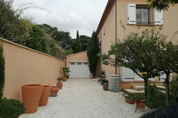 Foto van Prachtig vakantiehuis met privézwembad - Vakantiehuis in Sérignan-Du-Comtat - ExteriorSummer